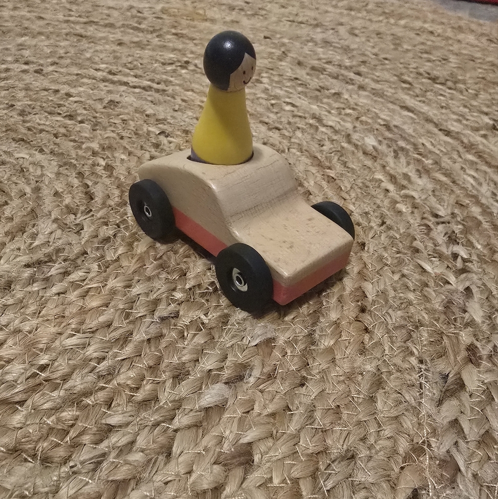 Lovevery peg person and car